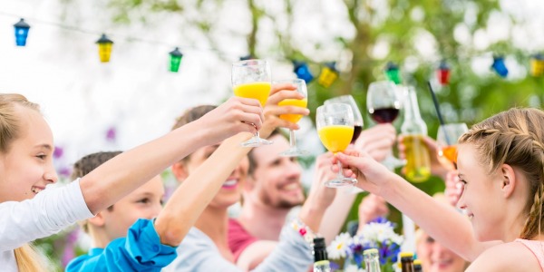 Jak przygotować letnie garden party?