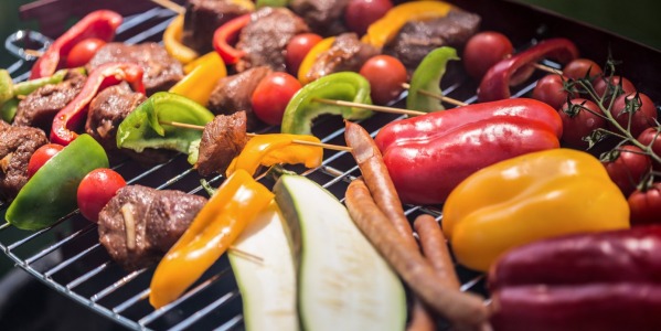 Grill… inaczej! Co zamiast popularnych kiełbasek?