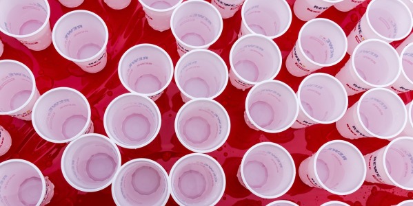 Kubki plastikowe wielorazowe - doskonały wybór dla wielu okazji