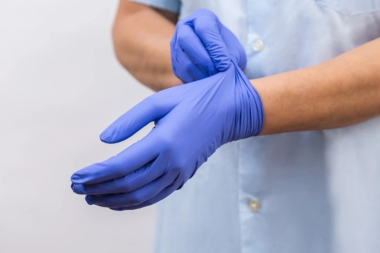 Rękawiczki nitrylowe jednorazowe -do jakich zadań sprawdzą się najlepiej?